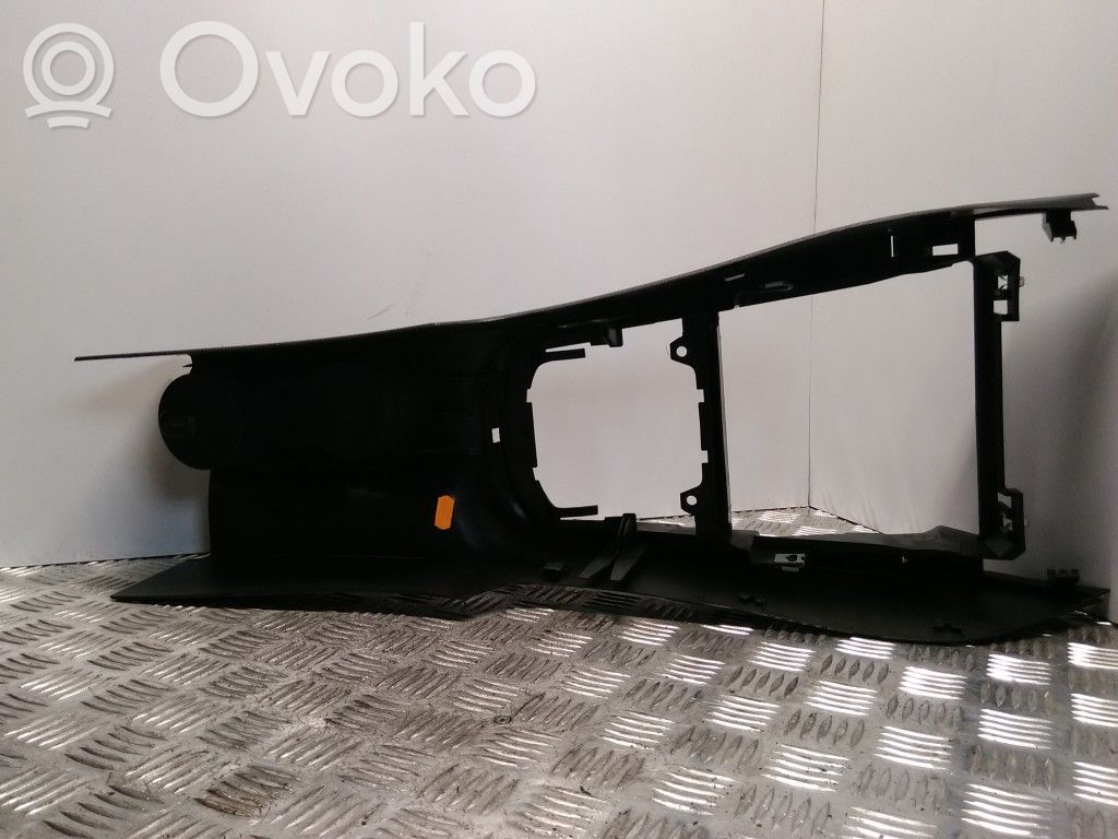 Volkswagen Golf VI Center console 