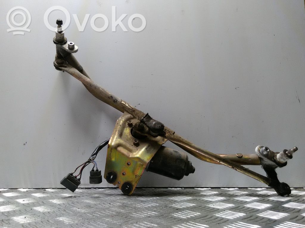 Saab 9000 CS Front wiper linkage 