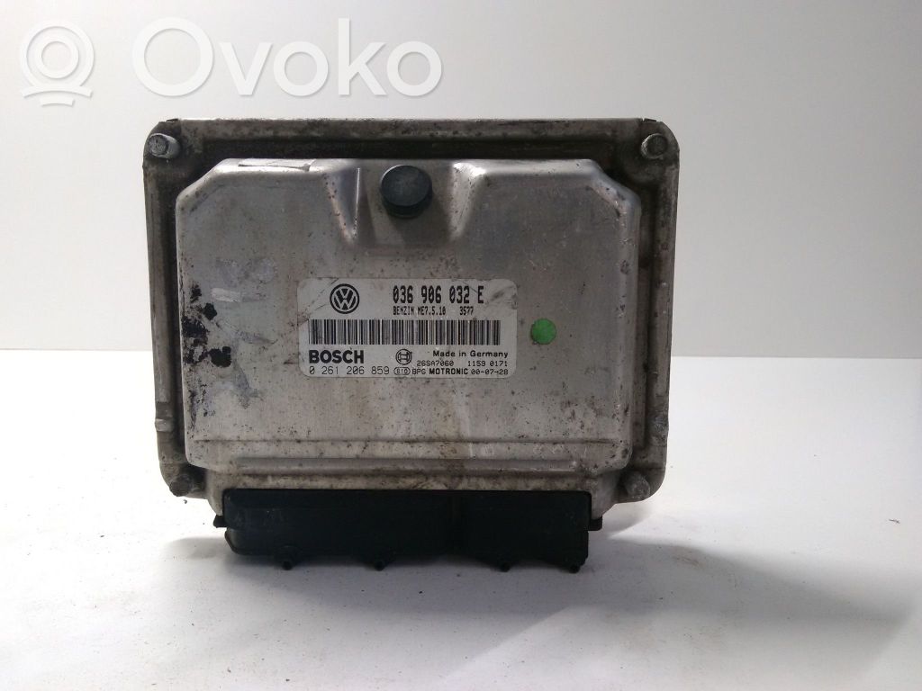 Volkswagen Golf IV Engine control unit/module 