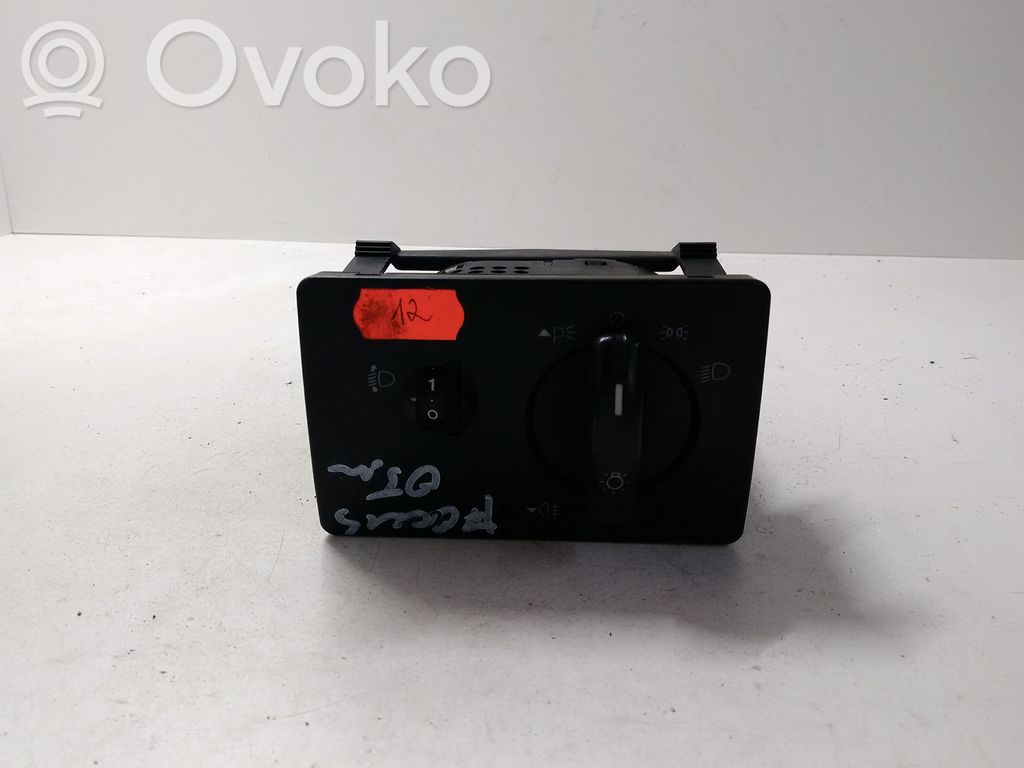 Ford Focus Light switch 