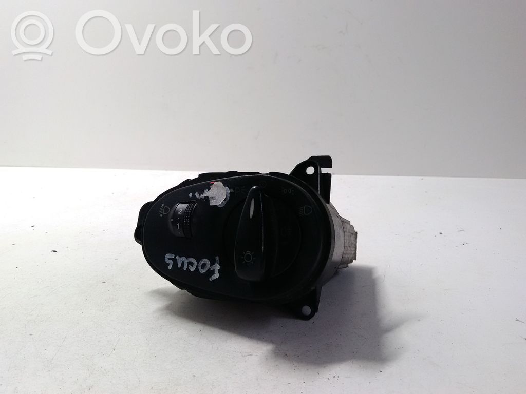Ford Focus Light switch 