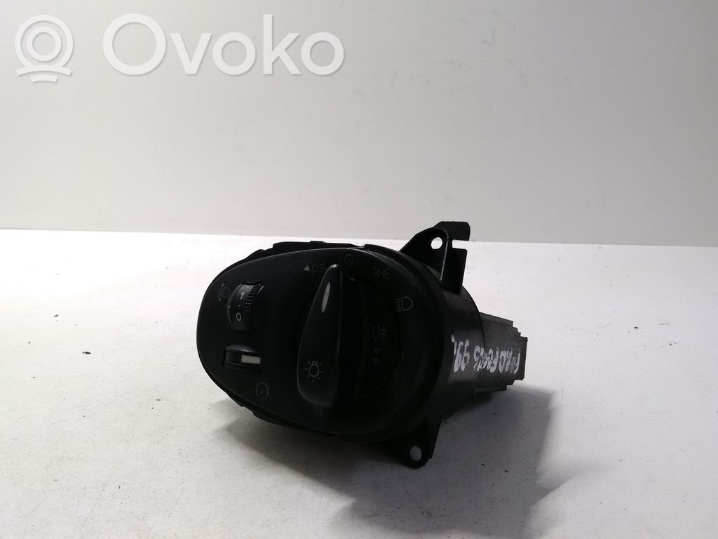 Ford Focus Light switch 