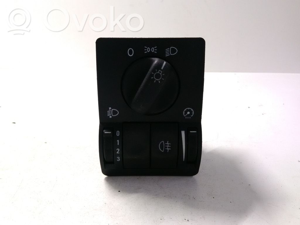 Opel Zafira A Light switch 