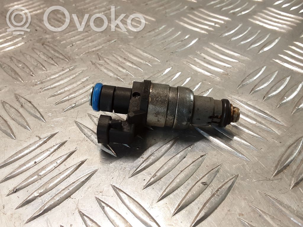 Opel Vectra C Fuel injector 