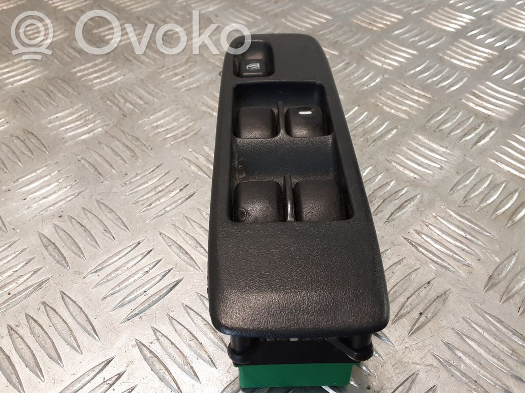 Mitsubishi Pajero Electric window control switch 