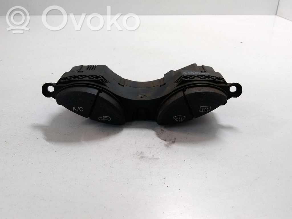 Ford Focus Windscreen/window heater switch 