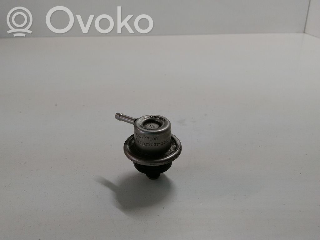 Régulateur de pression de carburant   037133035