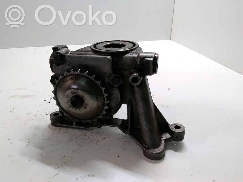 Audi A6 S6 C5 4B Eļļas sūknis 