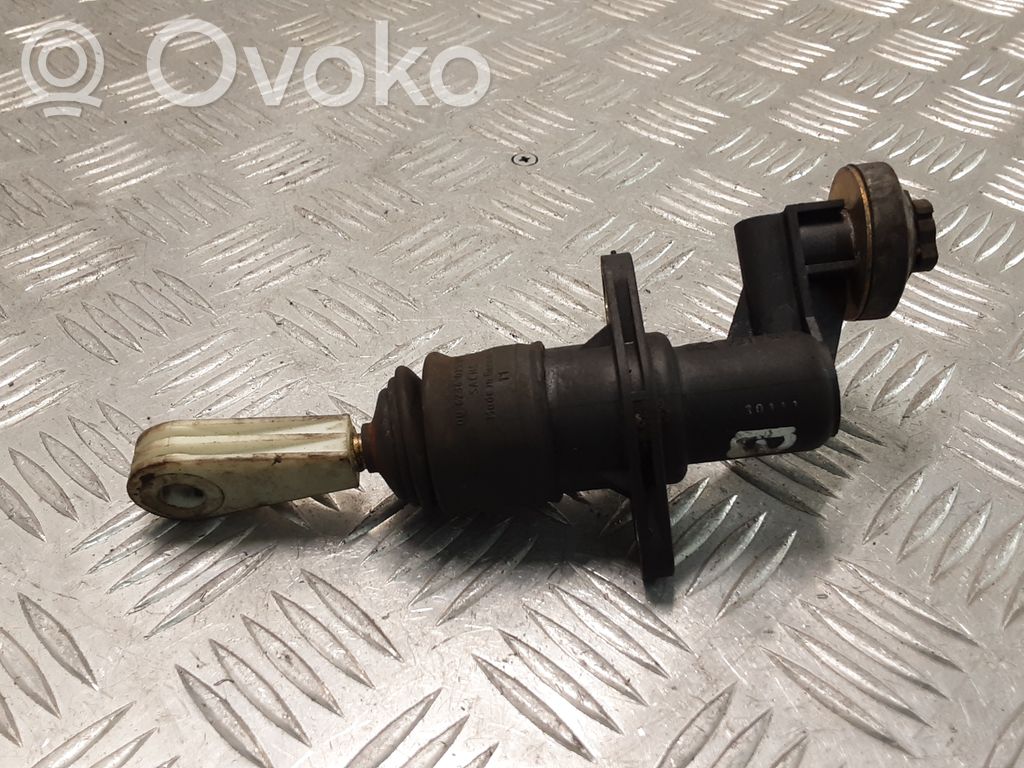 Volkswagen PASSAT B5.5 Kytkimen pääsylinteri 