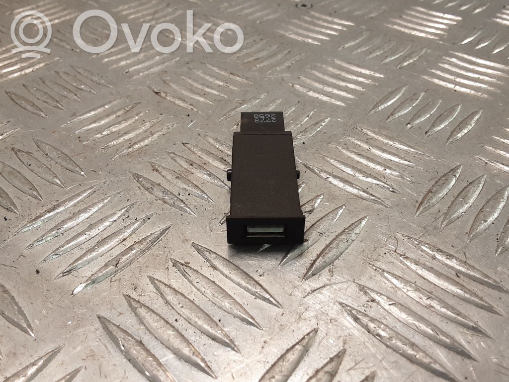 Opel Insignia A Soporte de montaje del parachoques trasero 