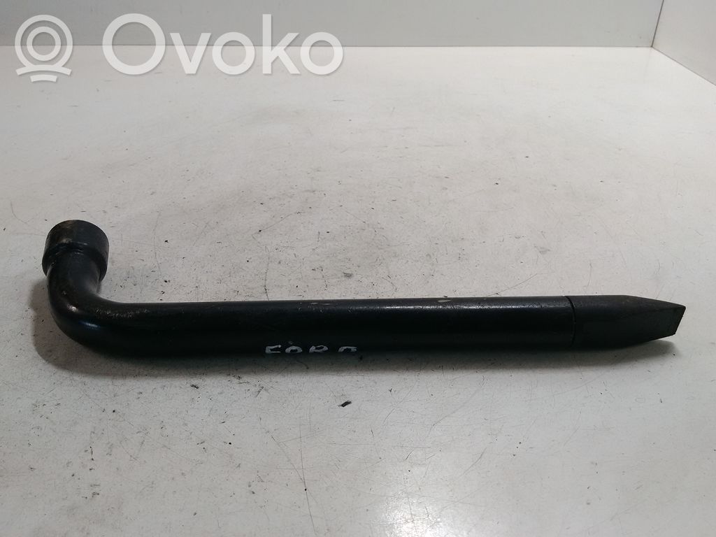 Ford Focus Riteņu uzgriežņatslēga 