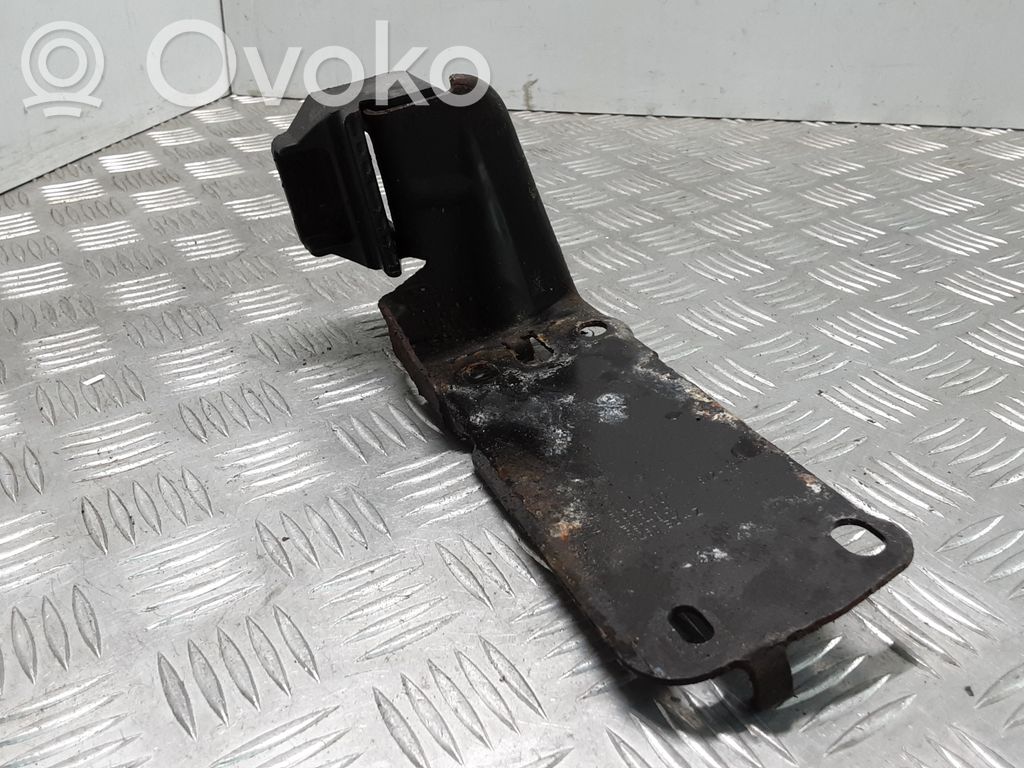 BMW 3 E90 E91 Radiator mount bracket 