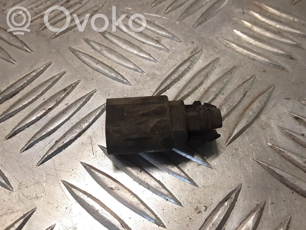 Sensor de temperatura interna/externa   8Z0820535