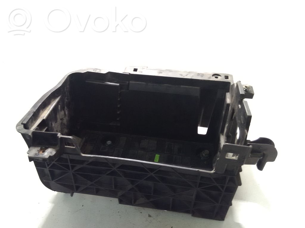 Renault Latitude (L70) Podstawa / Obudowa akumulatora 