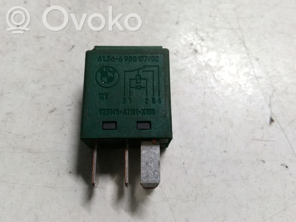 BMW 3 E90 E91 Other relay 