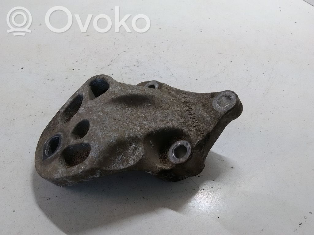 Jaguar X-Type Engine mounting bracket 