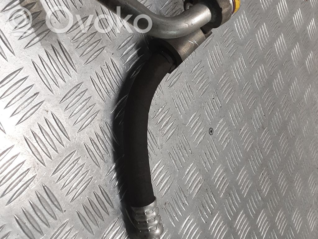 BMW X1 E84 Ilmastointilaitteen putki (A/C) 