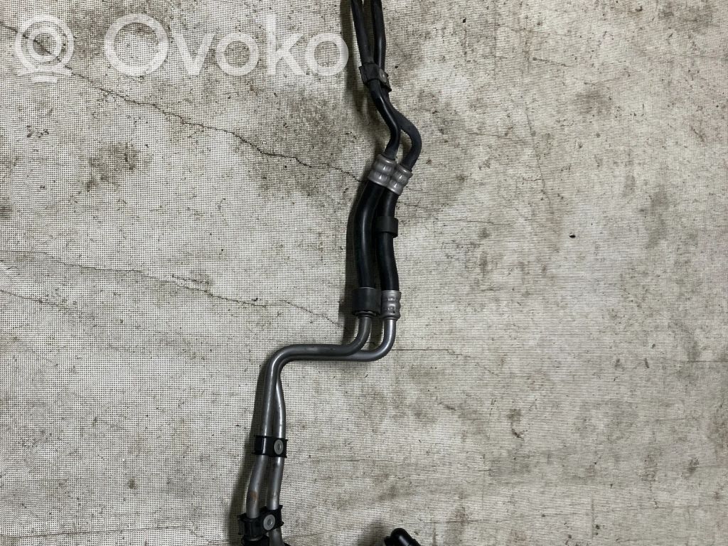 BMW 7 F01 F02 F03 F04 Pārnesumkārbas eļļas dzesētāja caurulīte (-es) / šļūtene (-es) 