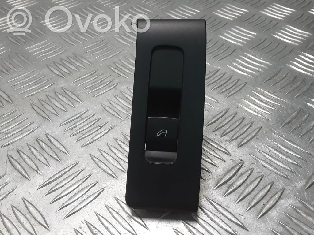 Volvo XC40 Electric window control switch 