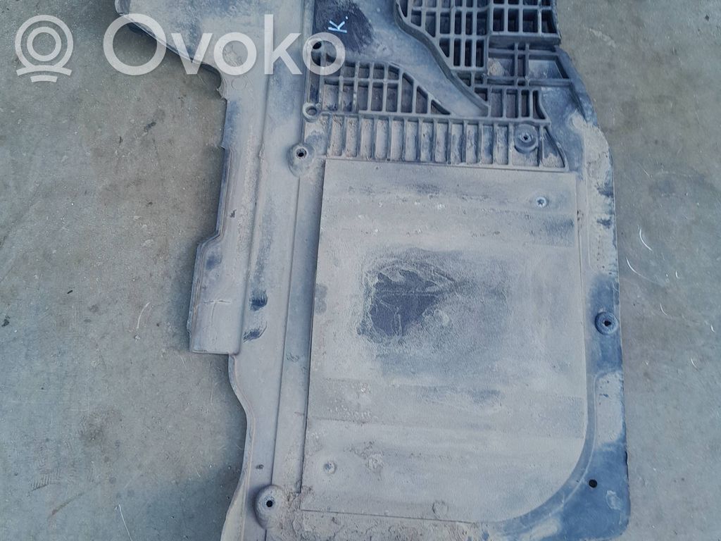 Protección inferior lateral   5Q0825505E