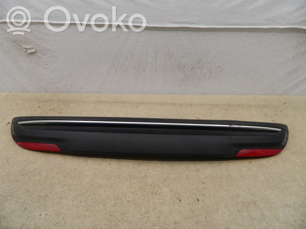 Volkswagen Golf VII Takapuskurin alaosan lista 