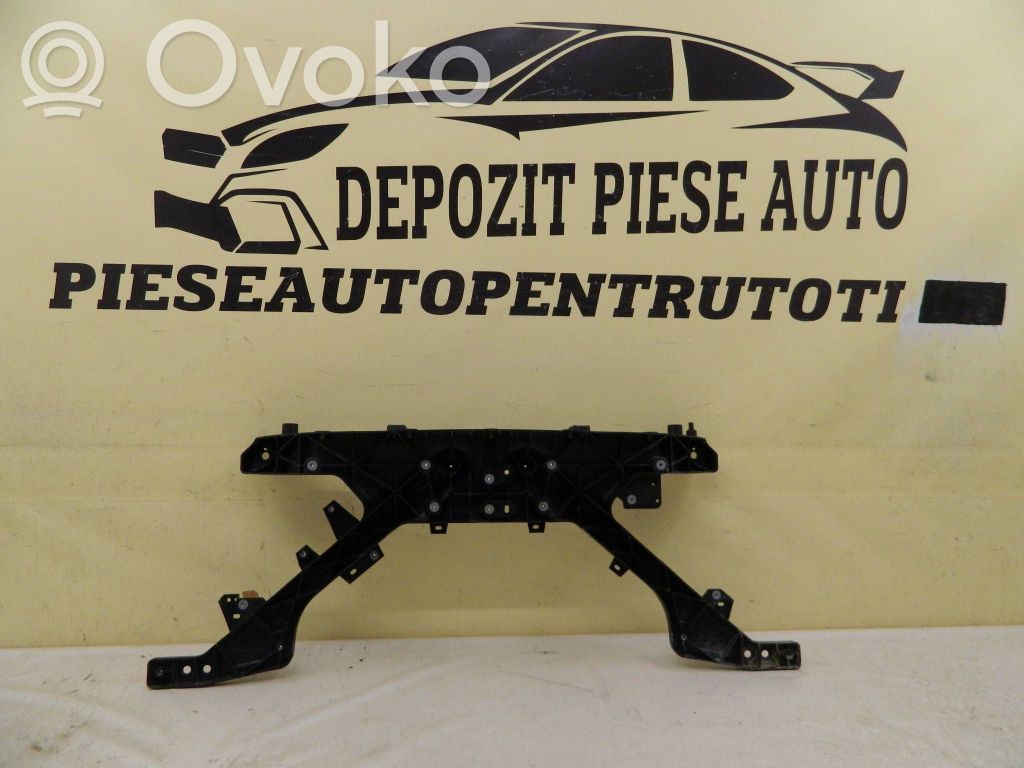 Tesla Model Y Pas przedni 