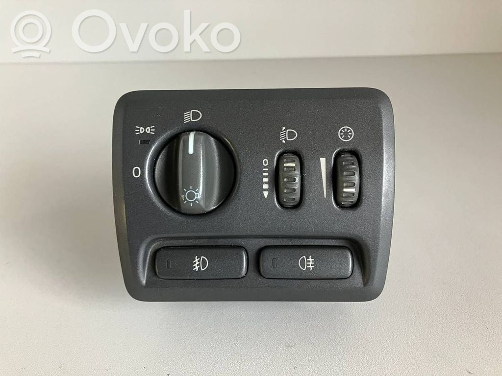 Light switch   9441233