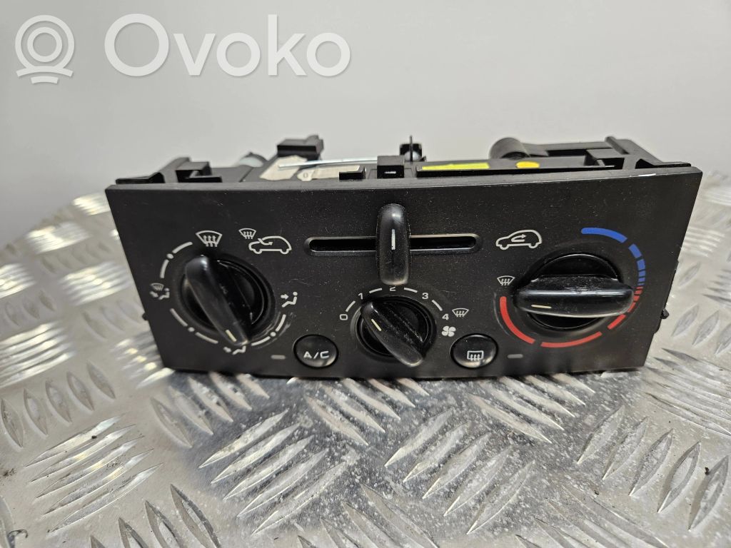 Peugeot 207 Climate control unit 