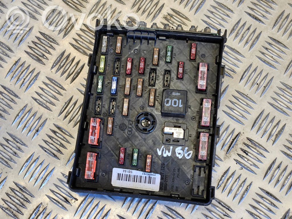 Volkswagen PASSAT B6 Fuse module 