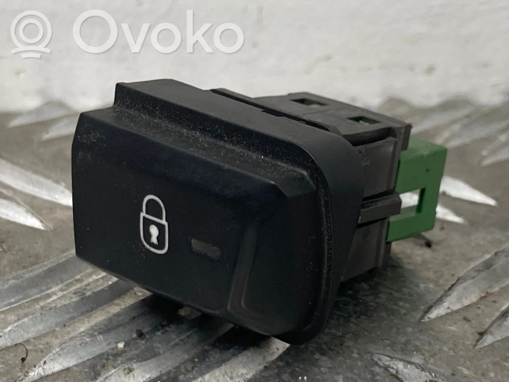 Peugeot 208 I Central locking switch button 