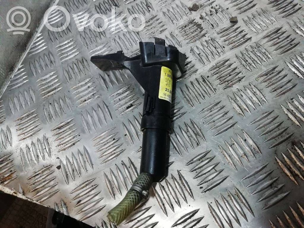 Peugeot 407 Dysza spryskiwacza lampy przedniej 