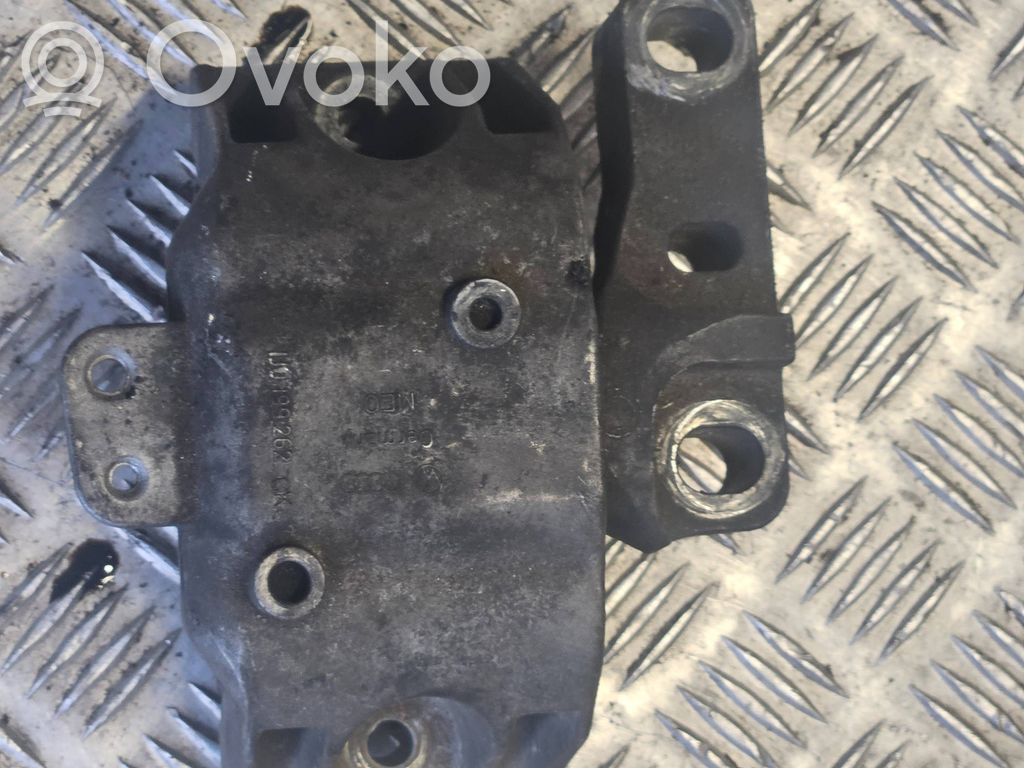 Volkswagen Golf IV Engine mount bracket 