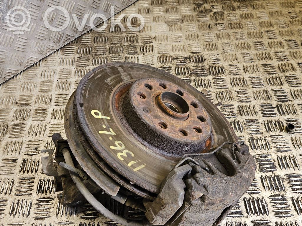 Volkswagen PASSAT B6 Cubo de rueda delantera 
