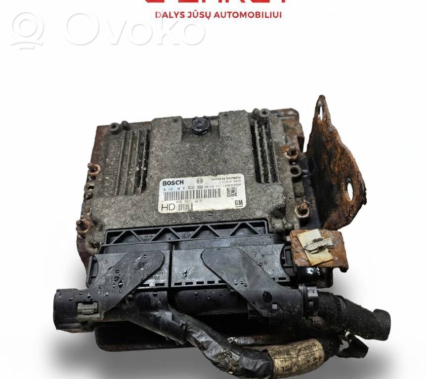 Opel Zafira B Engine control unit/module 