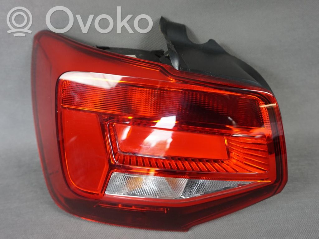 Audi Q2 - Aizmugurējais lukturis virsbūvē 