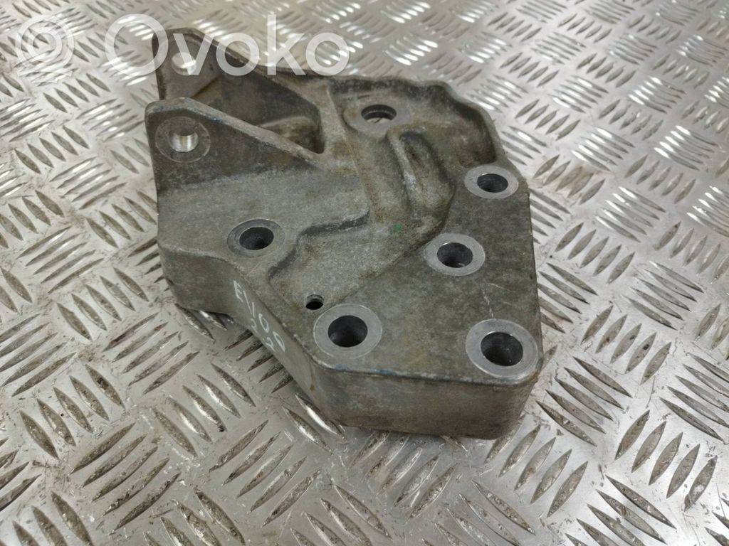 Land Rover Evoque I Engine mounting bracket 
