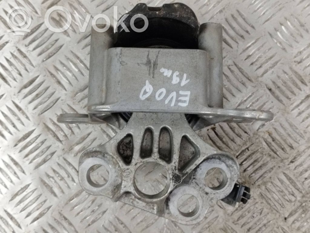 Engine mount bracket   K8D27M121AE