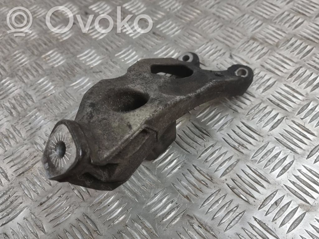 Engine mounting bracket   8K0199307A,AS112C01