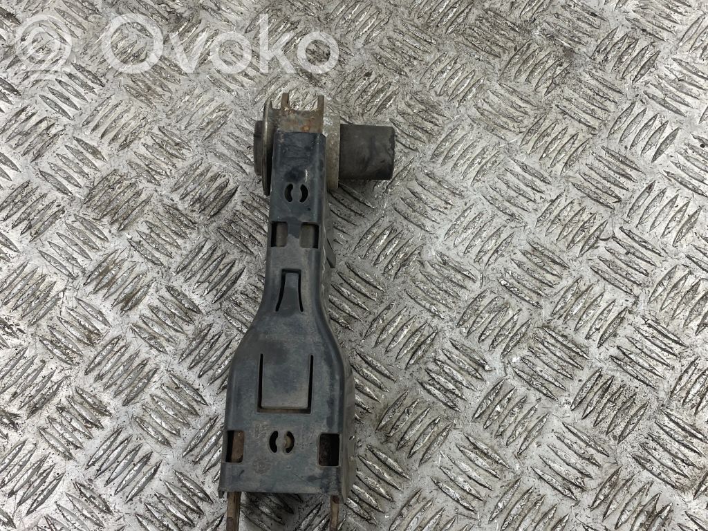 Rear control arm