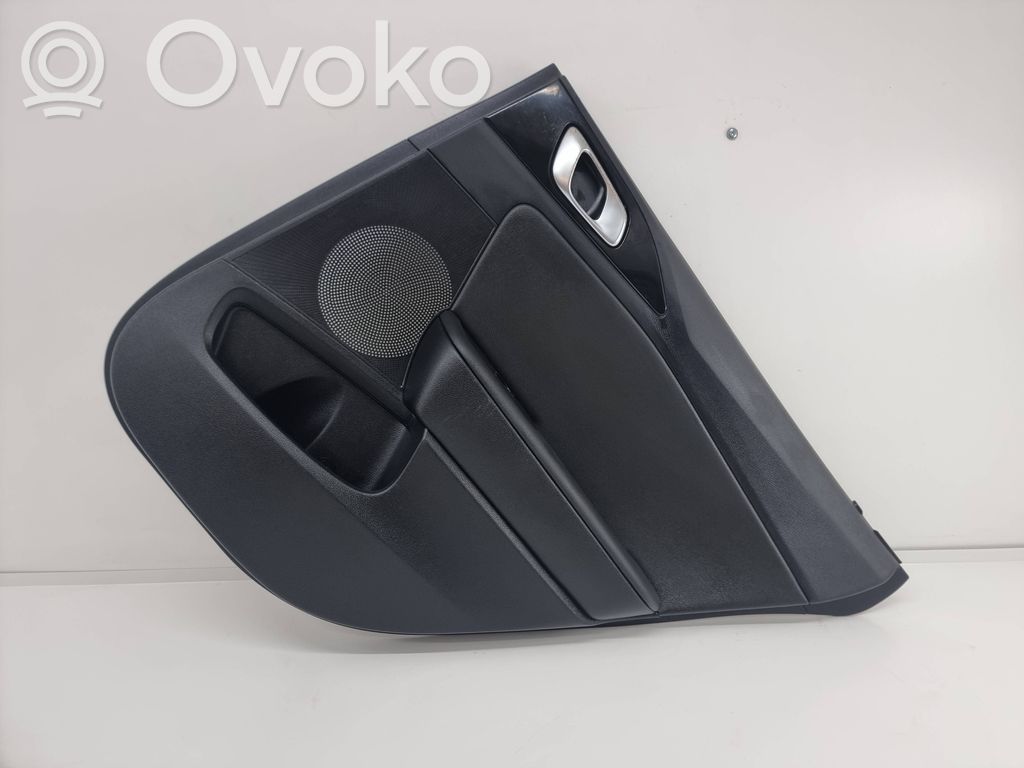 KIA Ceed Apšuvums aizmugurējām durvīm 