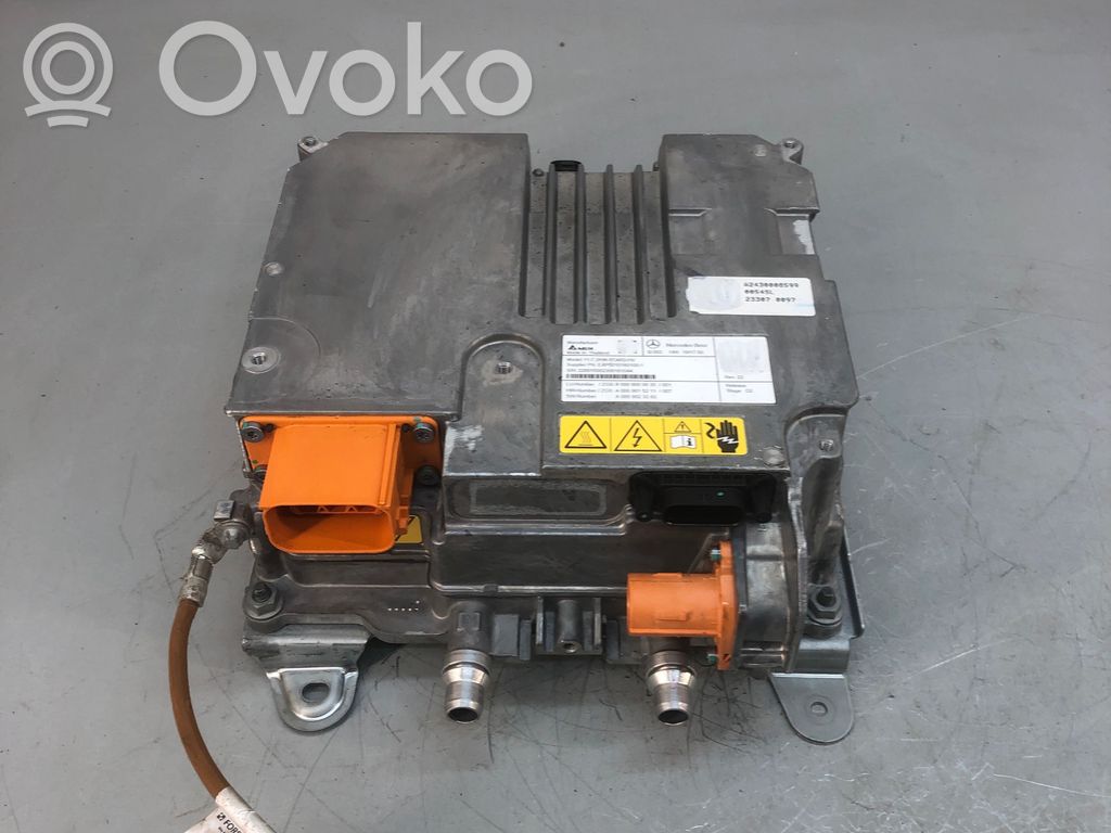 Inversor/convertidor de voltaje   A2430008599