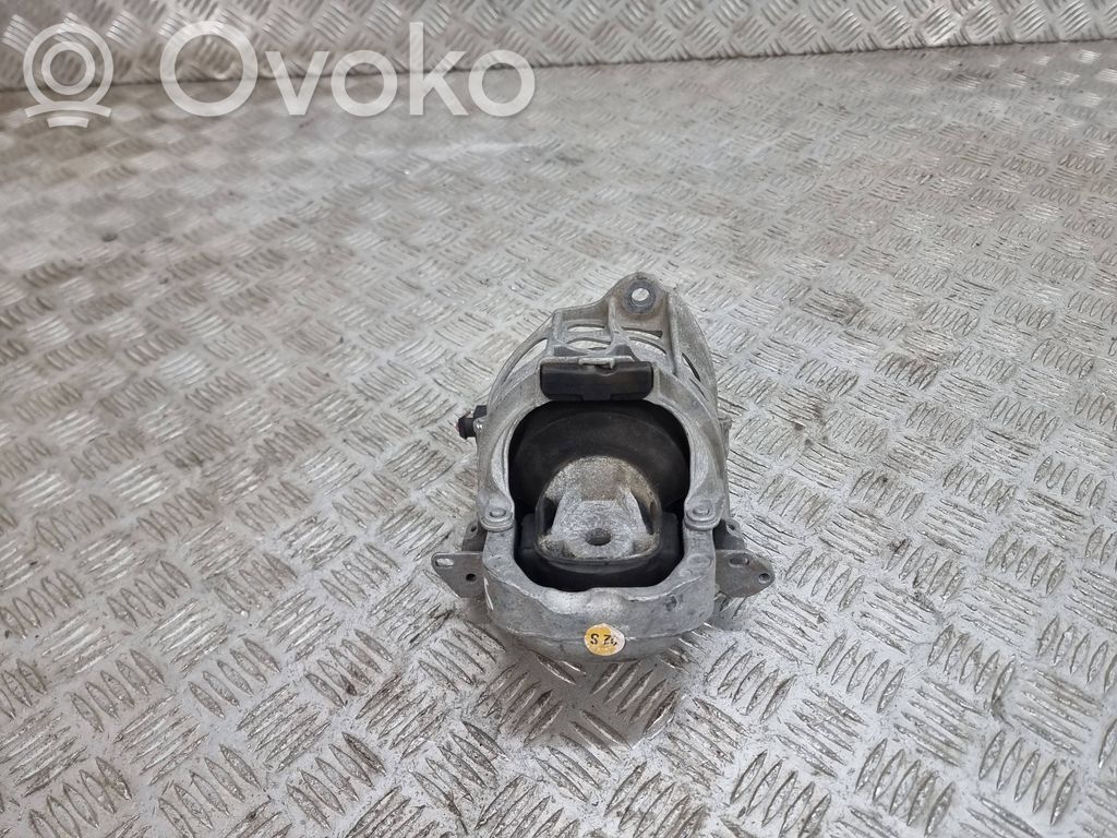 Audi SQ7 Engine mount bracket 