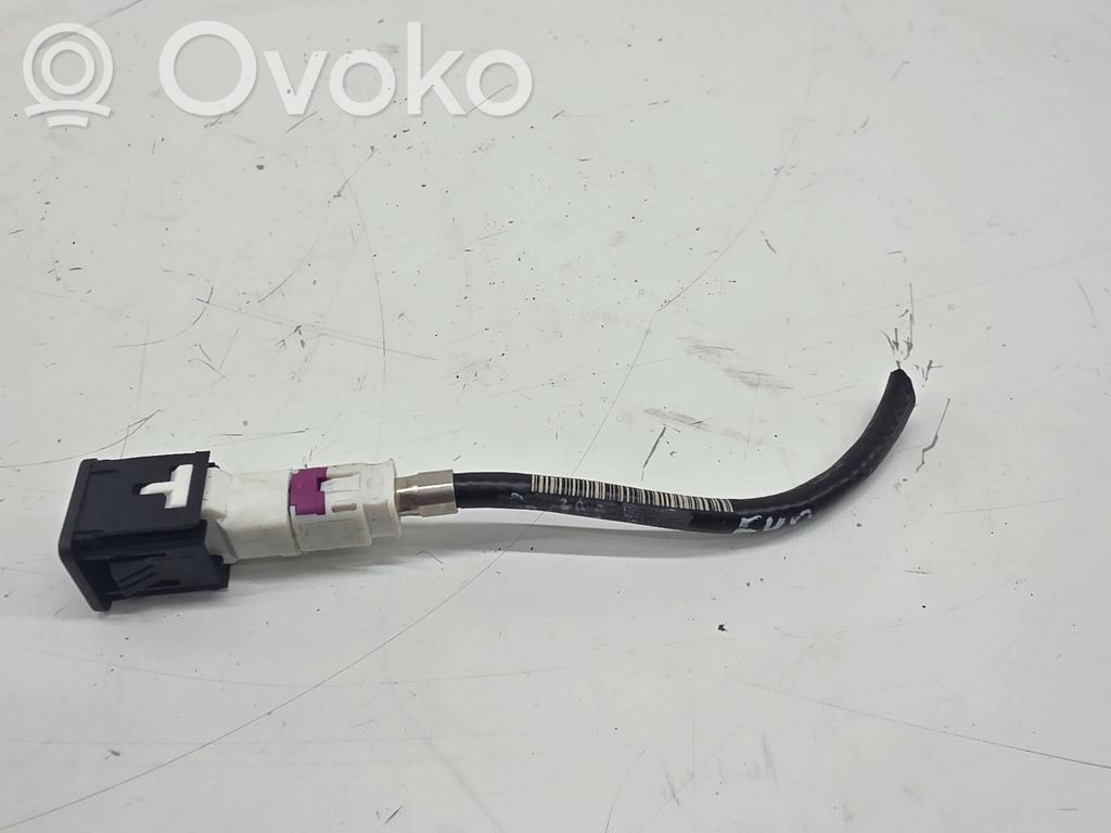BMW 1 F40 USB socket connector 