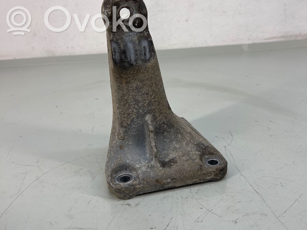 Engine mounting bracket   6784826