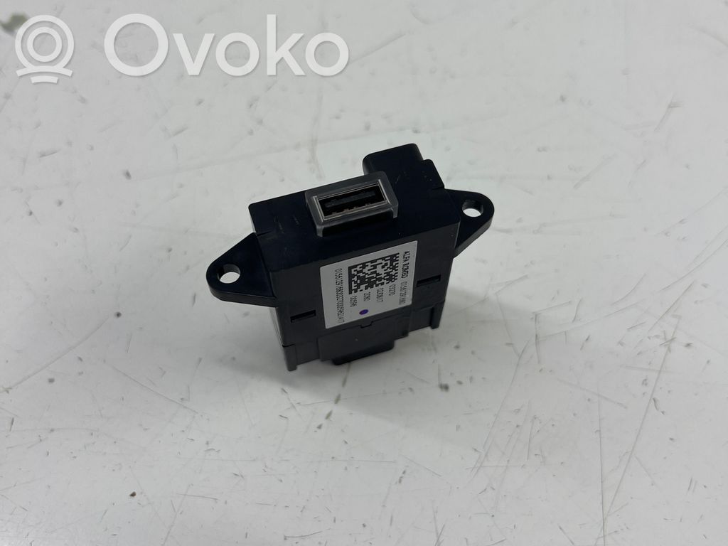 Enchufe conector USB   01561291680