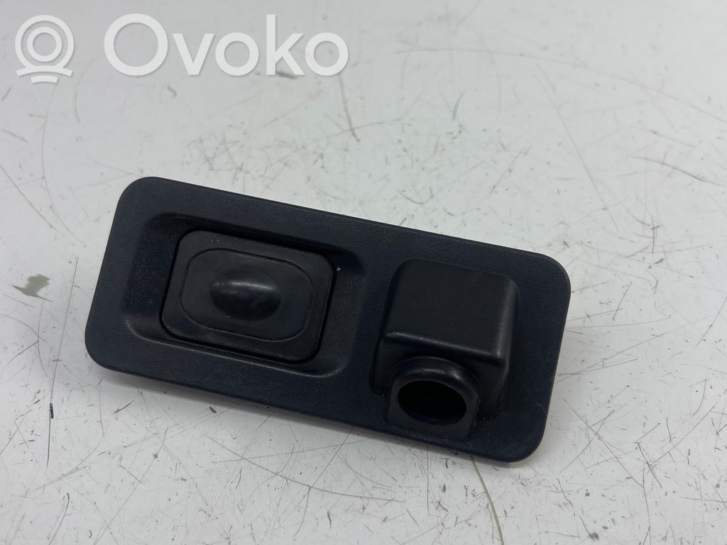 Jaguar F-Pace Tailgate opening switch 