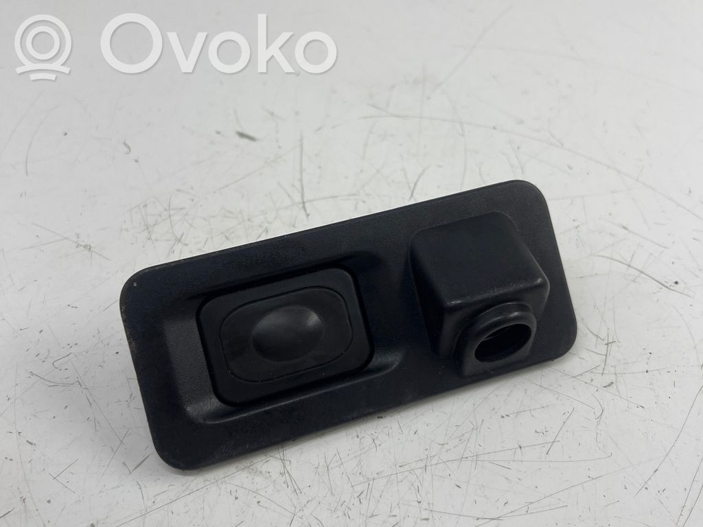 Jaguar F-Pace Tailgate opening switch 
