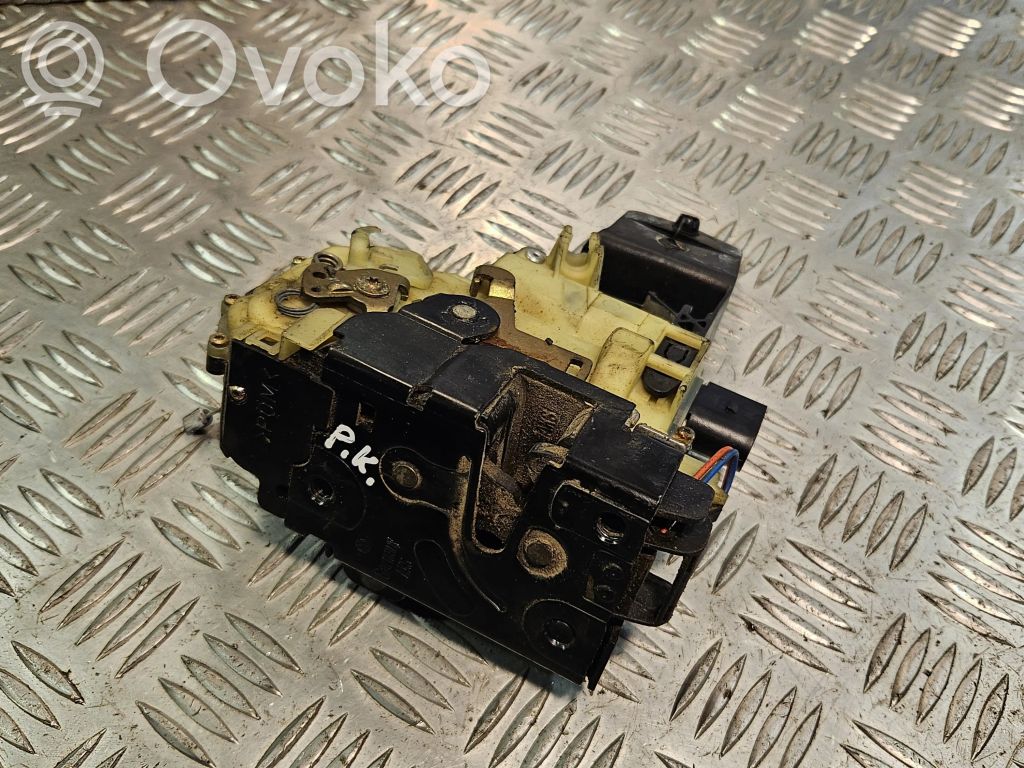 Volkswagen Golf V Wkładka do zamka drzwi 
