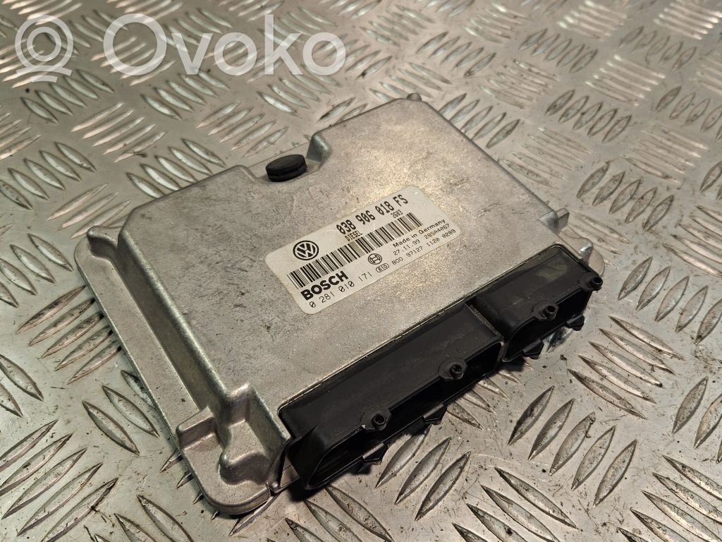 Volkswagen PASSAT B5 Engine control unit/module 