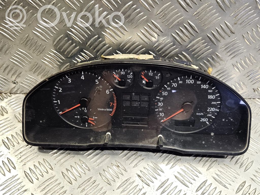 Audi A4 S4 B5 8D Speedometer (instrument cluster) 